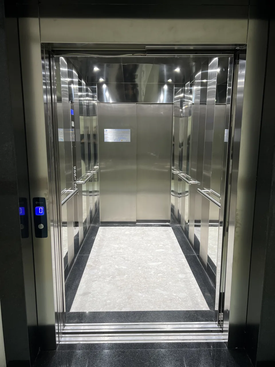 Elevador hospitalar